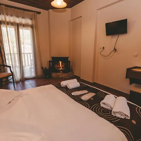 θέα μαινάλου 3*